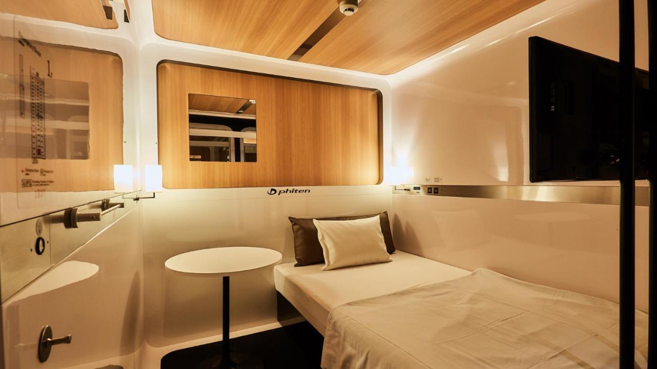First Cabin Nishi Umeda Ōsaka Extérieur photo
